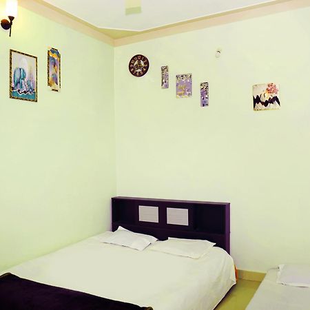 Shree Vinayak Guest House Ujjain Exteriör bild