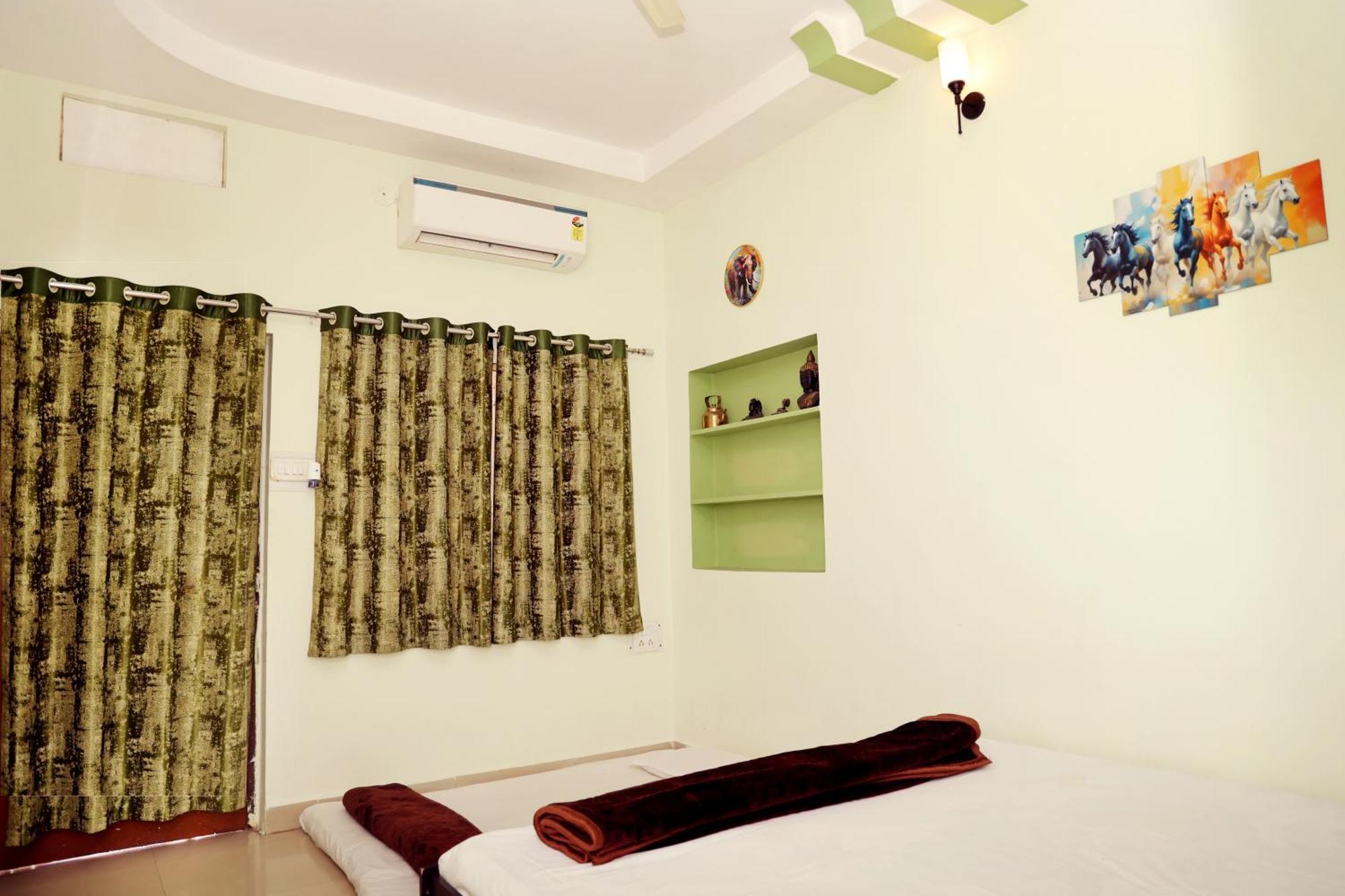 Shree Vinayak Guest House Ujjain Exteriör bild
